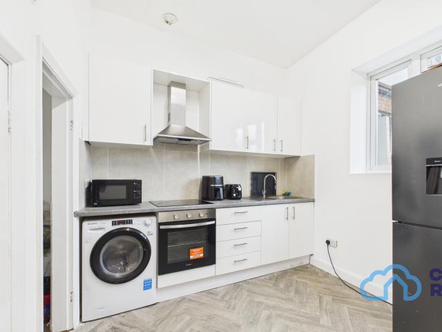 Apartment for rent in Norbiton, Greater London