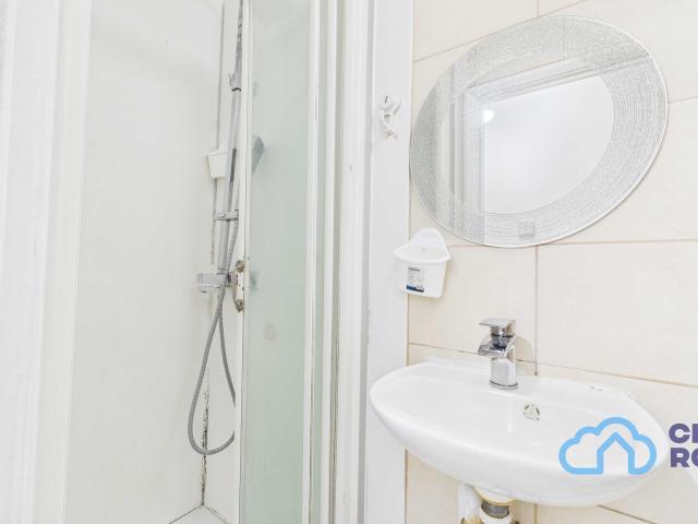 Apartment for rent in Bromley-by-Bow, Poplar Grove