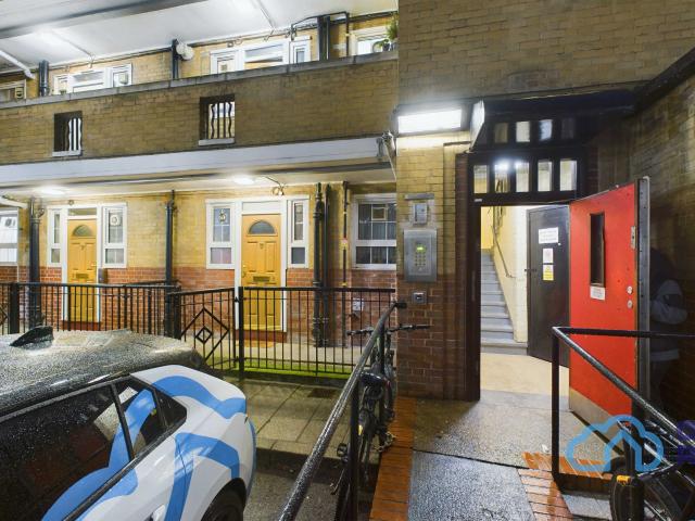 Apartment for rent in Limehouse, Greater London