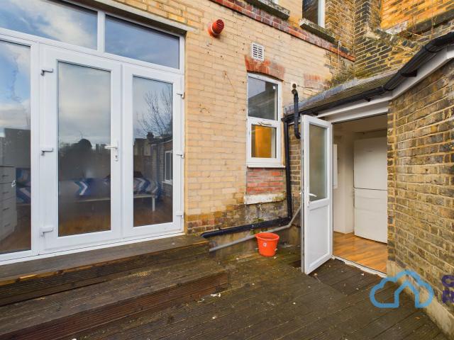 Apartment for rent in Upton Park, Greater London
