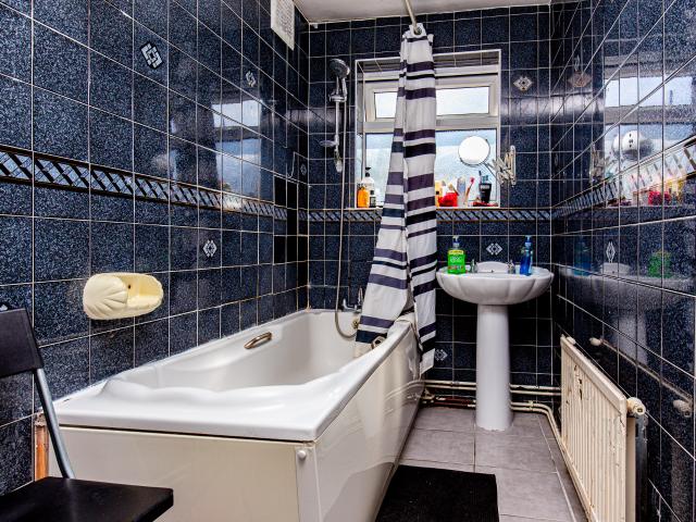 House for rent in Plashet, Greater London