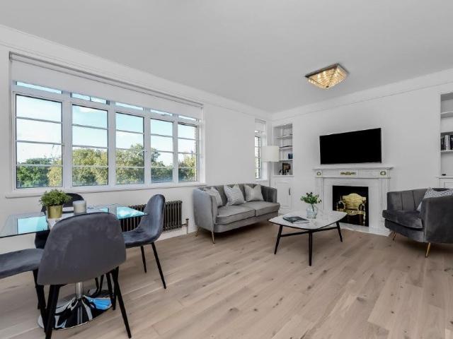 Apartment for rent in Victoria, Greater London