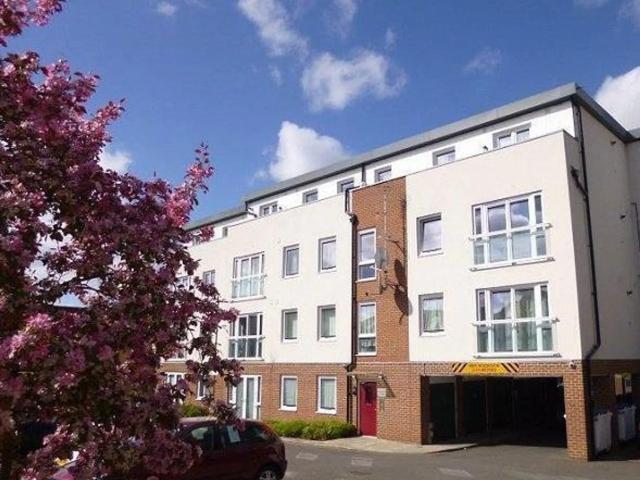 Apartment for rent in Holywell Estate, North Watford