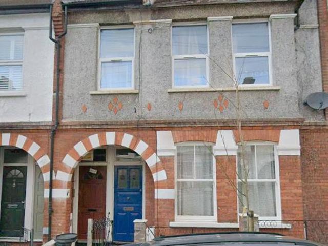 Apartment for rent in Furzedown, Greater London