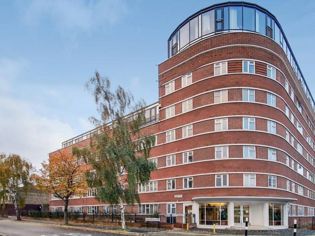 Apartment for rent in Stockwell, Greater London