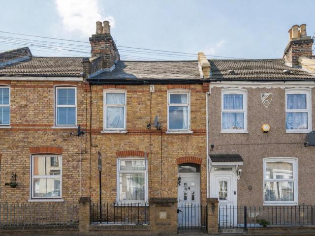 Apartment for rent in Victoria, Greater London