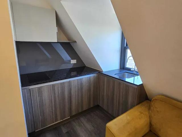 Apartment for rent in Round Hill, Brighton
