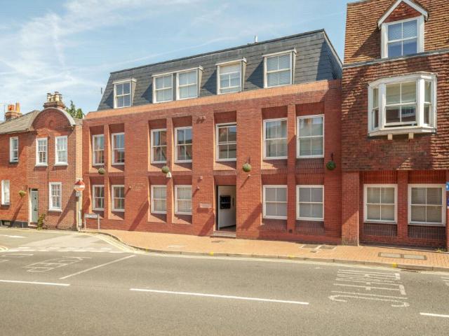 Apartment for rent in Emmbrook, Wokingham