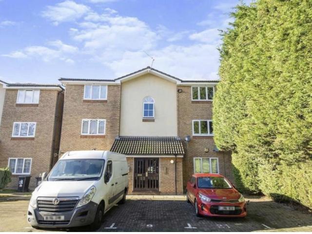Apartment for rent in Watford Rural, Batchworth