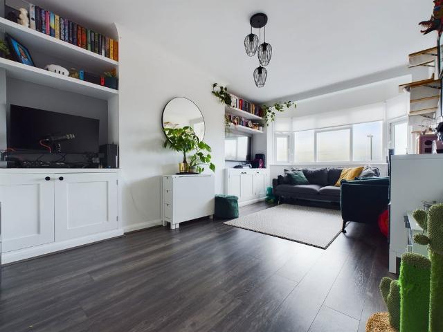 Apartment for rent in Fishersgate, West Sussex