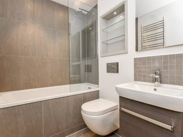 Apartment for rent in London Borough of Merton, South Wimbledon