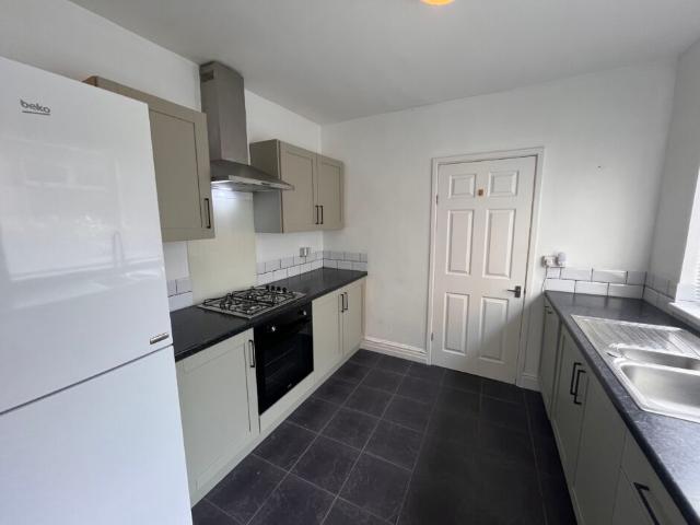 Apartment for rent in Cwmbwrla, Nangreaves