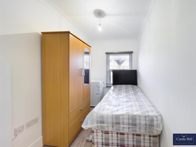 Apartment for rent in London Borough of Ealing, Hanwell