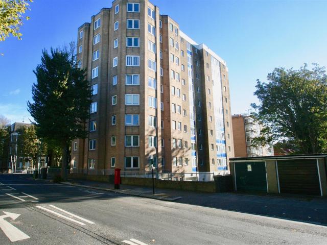 Apartment for rent in Aldrington