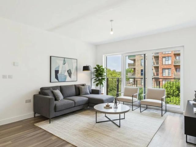 Apartment for rent in Allington, Midway