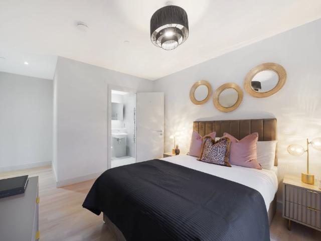 Apartment for rent in Pachesham Park, Surrey