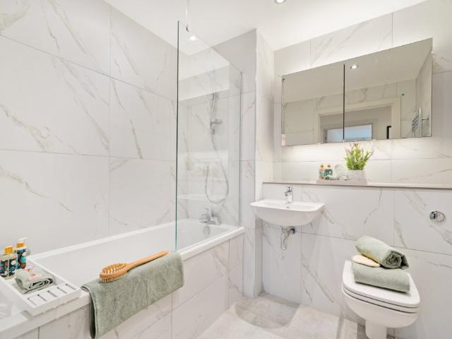 Apartment for rent in Pachesham Park, Surrey