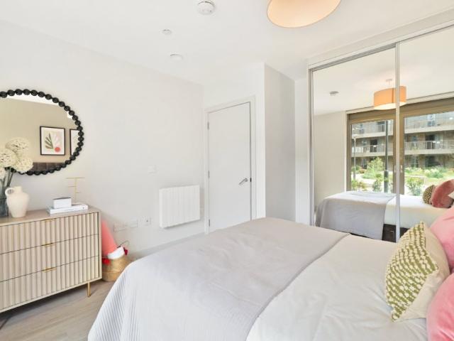 Apartment for rent in Pachesham Park, Surrey