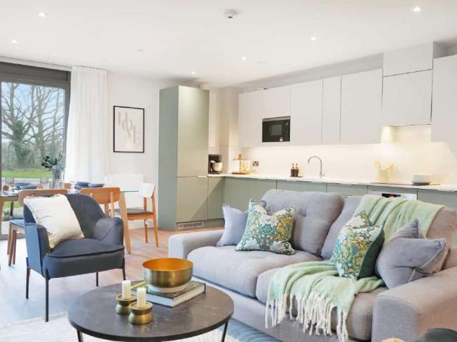 Apartment for rent in Pachesham Park, Surrey