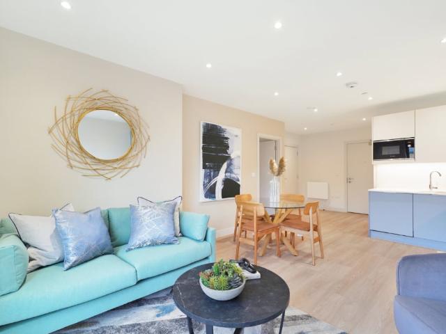 Apartment for rent in Pachesham Park, Surrey