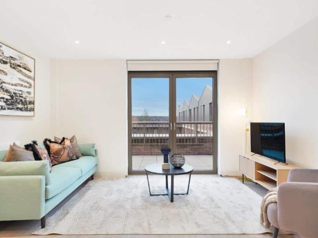 Apartment for rent in Pachesham Park, Surrey