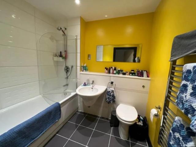 Apartment for rent in Cardiff Bay, Falcon Lodge