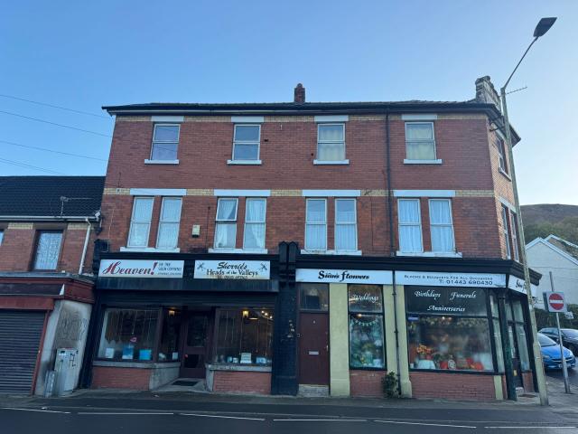 Apartment for rent in Troed-y-rhiw, Troedyrhiw