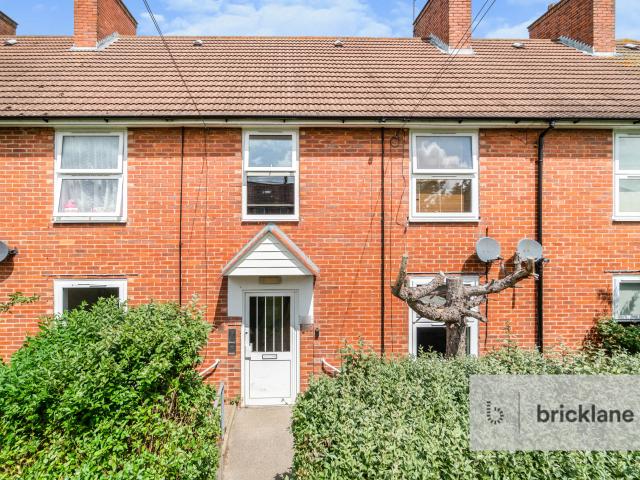 Apartment for rent in Rosehill, Greater London