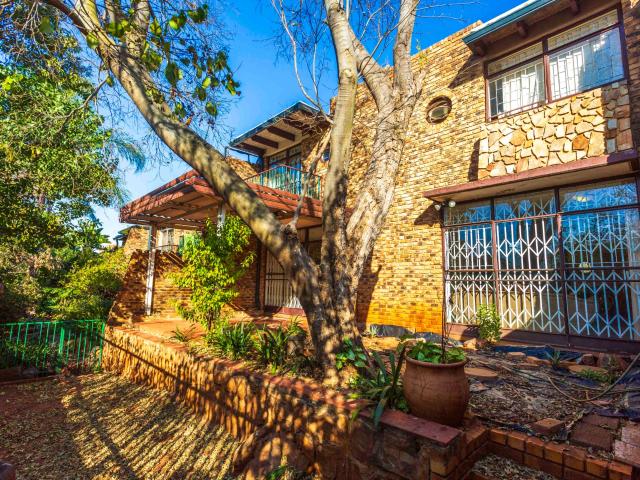 Apartment for sale in Waterkloof, Gauteng