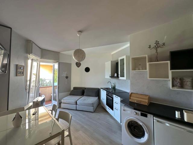 Appartamento in affitto a Peschiera Del Garda, Veneto
