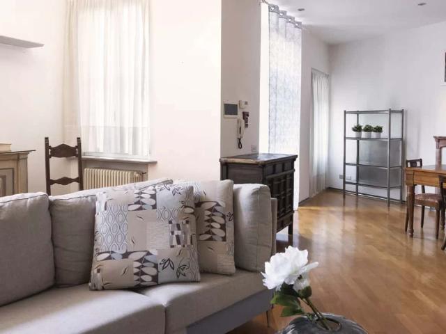 Appartamento in affitto a Sant'Agostino, Como