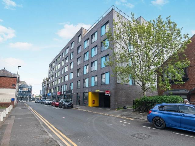 Apartment for rent in The Cronehills, West Bromwich