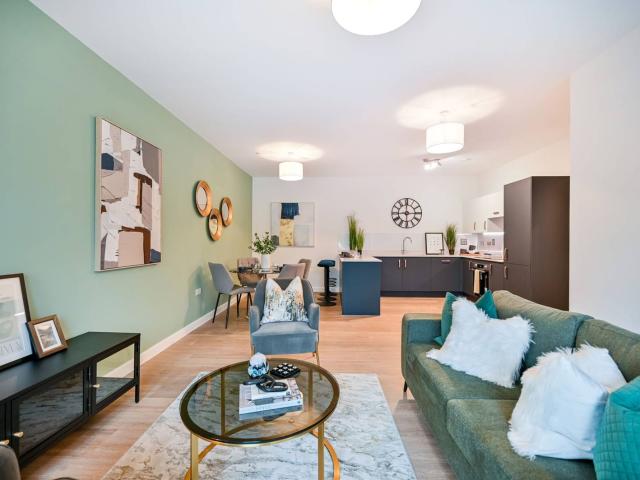 Apartment for rent in Ashley Park, Surrey