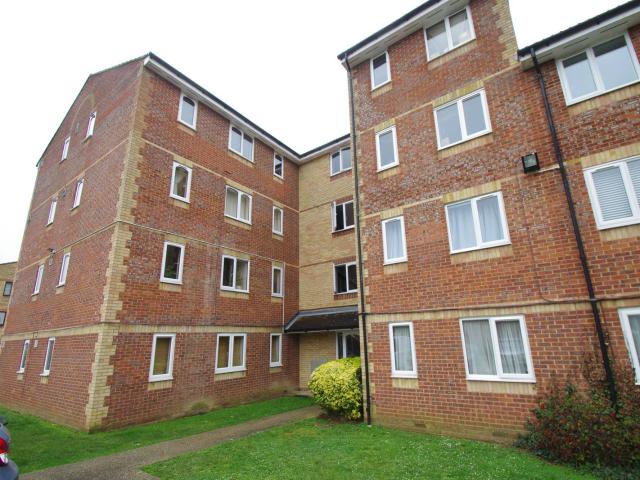 Apartment for rent in Holywell Estate, North Watford
