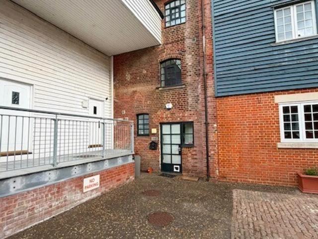 Apartment for rent in Barracks, The Bridge