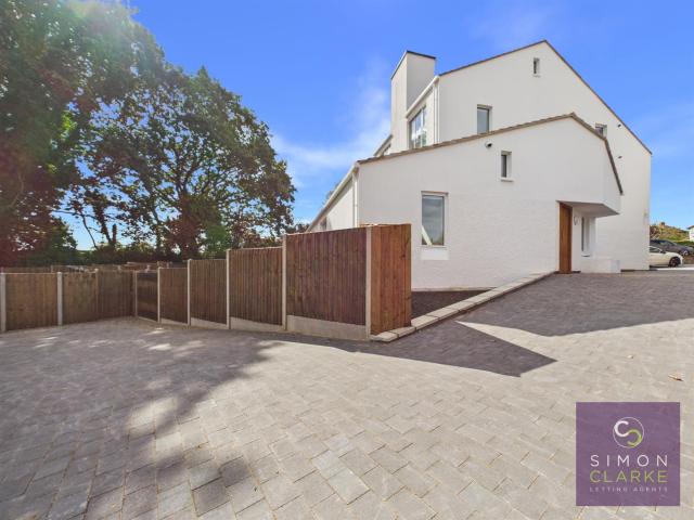 Apartment for rent in Brunswick Park, Greater London