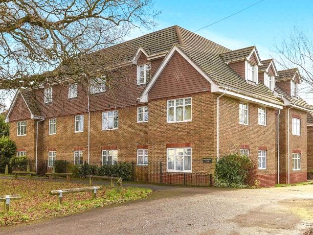 Apartment for rent in Heol-las, Surrey