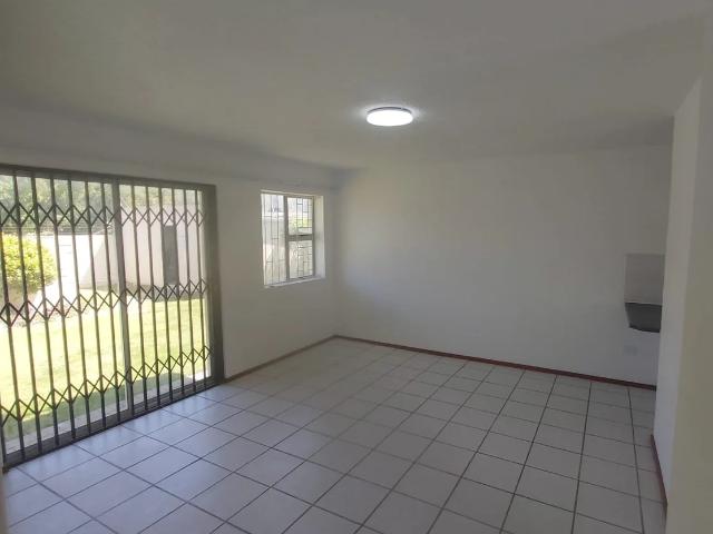 Apartment for rent in Sunridge, Table View