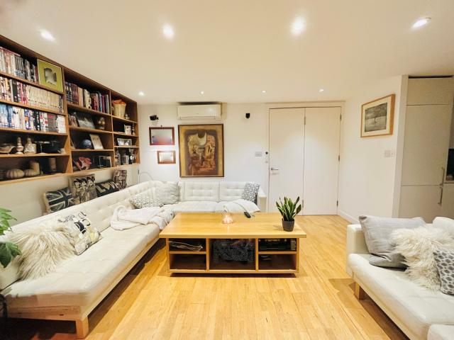 Apartment for rent in Kilburn, Greater London