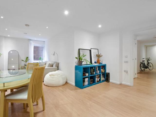 Apartment for rent in Hoxton, Greater London