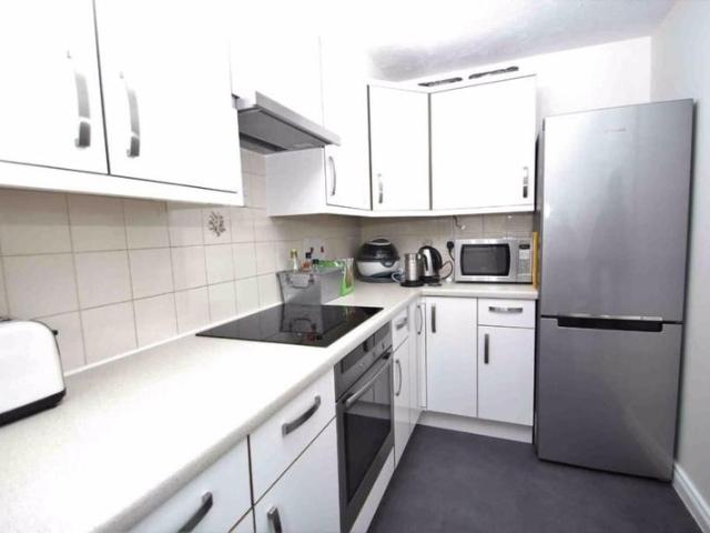 Apartment for rent in Southfields, Greater London