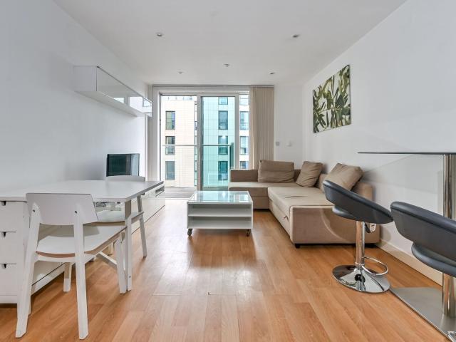 Apartment for rent in Manor House, Greater London
