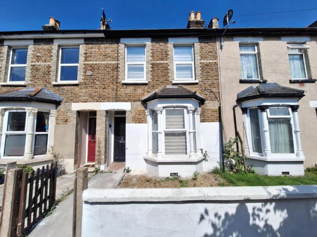 Apartment for rent in London Borough of Croydon, Thornton Heath