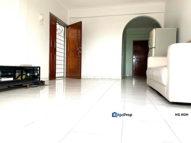 Condominium for sale in Malaka