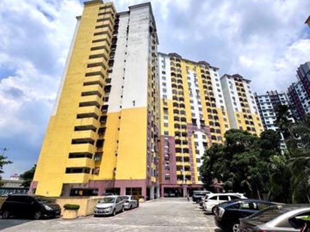 Apartment for sale in Petaling, Damansara Damai