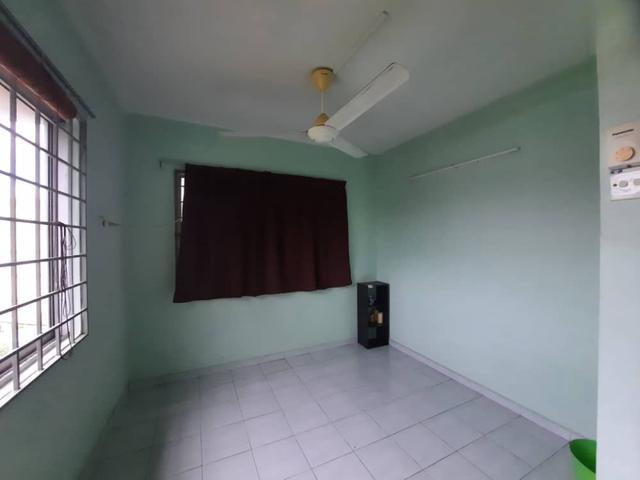 Condominium for sale in Malaka
