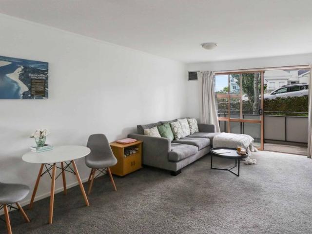 Apartment for rent in Balmoral, Oroua County