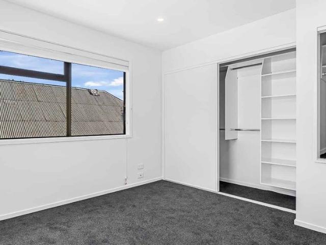 Townhouse for rent in Heathcote, Canterbury