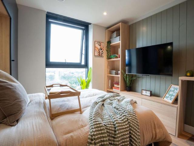 Apartment for rent in Lyons, Greater London