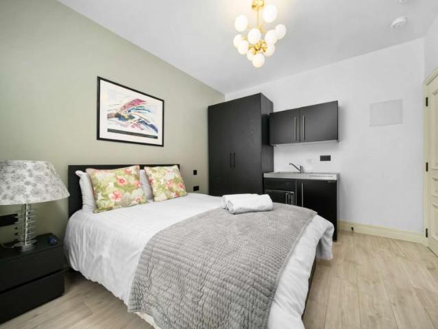 Apartment for rent in Lyons, Greater London